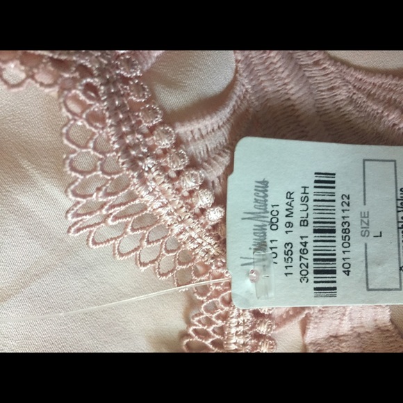 Neiman Marcus light pink lace top - Picture 4 of 4